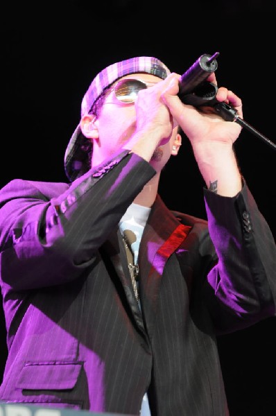 Salvador Santana Band at the Verizon Wireless Amphitheater