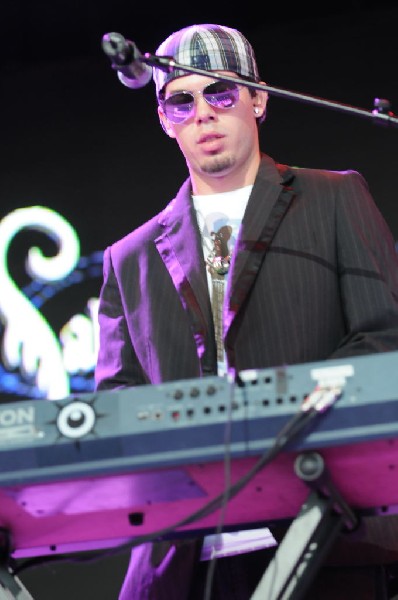 Salvador Santana Band at the Verizon Wireless Amphitheater