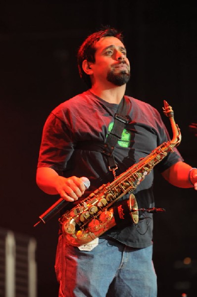 Salvador Santana Band at the Verizon Wireless Amphitheater