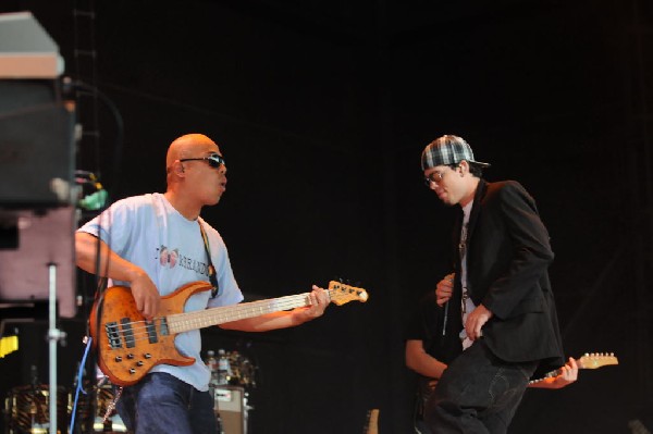 Salvador Santana Band at the Verizon Wireless Amphitheater