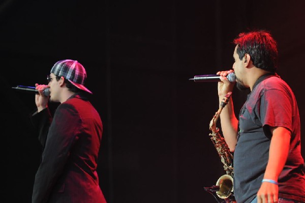 Salvador Santana Band at the Verizon Wireless Amphitheater