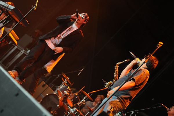 Salvador Santana Band at the Verizon Wireless Amphitheater