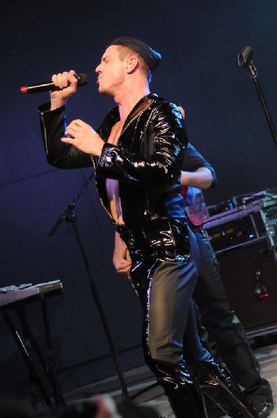 Scissor Sisters at Stubb's BarBQ, Austin, Texas April 3, 2011 - photo by je