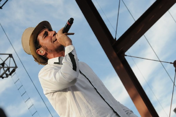 Serj Tankian at Ozzfest 2008, Pizza Hut Park, Frisco, Texas