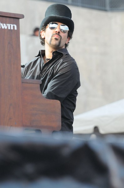 Serj Tankian at Ozzfest 2008, Pizza Hut Park, Frisco, Texas