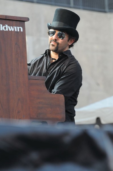Serj Tankian at Ozzfest 2008, Pizza Hut Park, Frisco, Texas