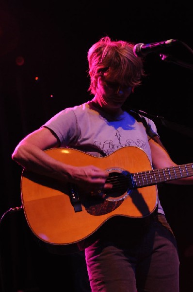 Shawn Colvin at the Help Austin Help Haiti Benefit, Austin Music Hall