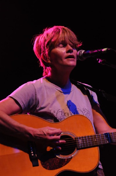 Shawn Colvin at the Help Austin Help Haiti Benefit, Austin Music Hall