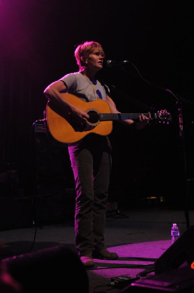 Shawn Colvin at the Help Austin Help Haiti Benefit, Austin Music Hall