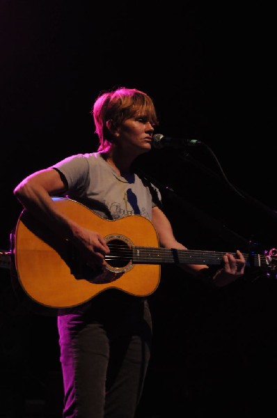 Shawn Colvin at the Help Austin Help Haiti Benefit, Austin Music Hall