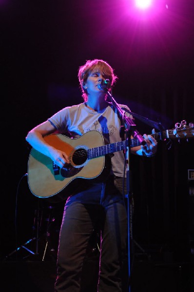 Shawn Colvin at the Help Austin Help Haiti Benefit, Austin Music Hall