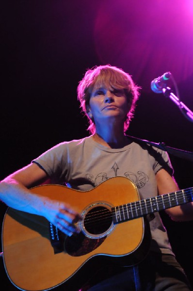 Shawn Colvin at the Help Austin Help Haiti Benefit, Austin Music Hall