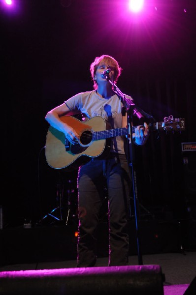 Shawn Colvin at the Help Austin Help Haiti Benefit, Austin Music Hall