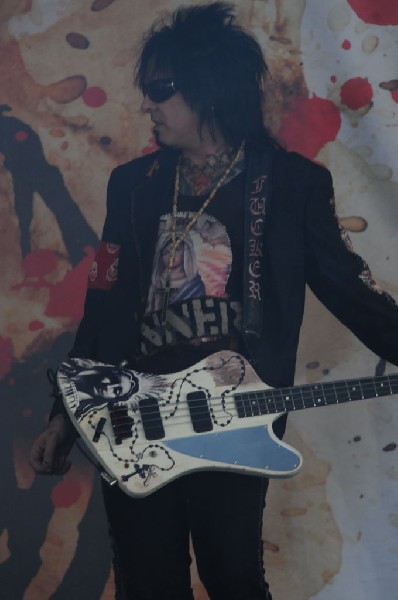Sixx:A.M. at the Verizon Wireless Amphitheater, Selma, Texas