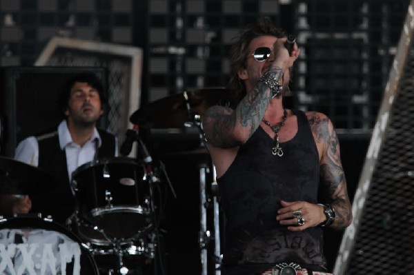 Sixx:A.M. at the Verizon Wireless Amphitheater, Selma, Texas