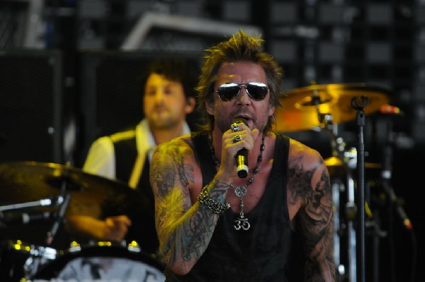 Sixx:A.M. at the Verizon Wireless Amphitheater, Selma, Texas