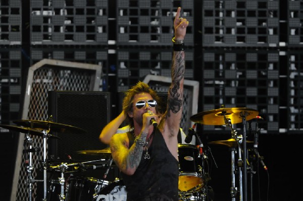 Sixx:A.M. at the Verizon Wireless Amphitheater, Selma, Texas