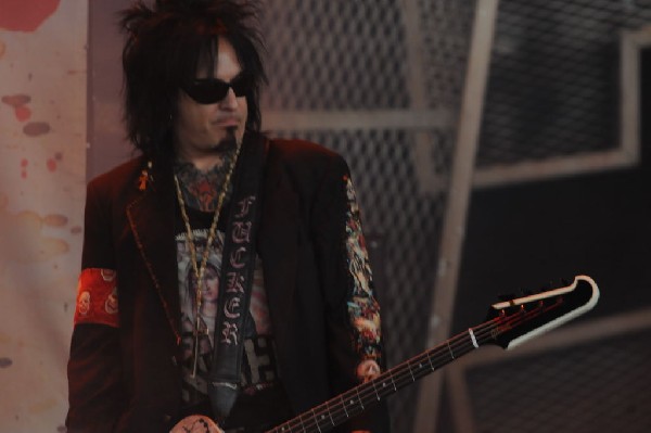 Sixx:A.M. at the Verizon Wireless Amphitheater, Selma, Texas