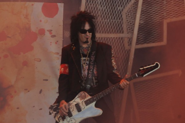 Sixx:A.M. at the Verizon Wireless Amphitheater, Selma, Texas