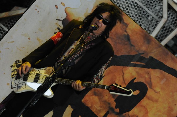 Sixx:A.M. at the Verizon Wireless Amphitheater, Selma, Texas