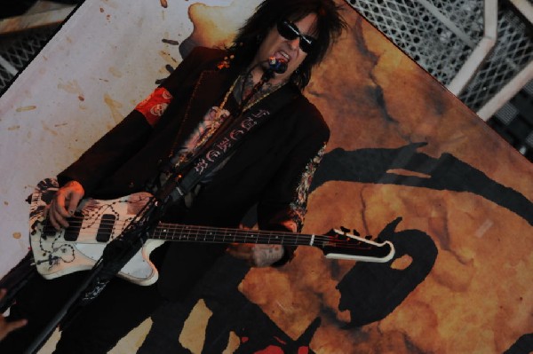 Sixx:A.M. at the Verizon Wireless Amphitheater, Selma, Texas