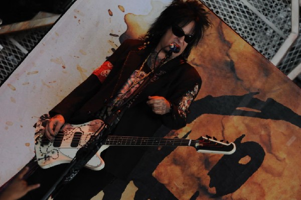 Sixx:A.M. at the Verizon Wireless Amphitheater, Selma, Texas