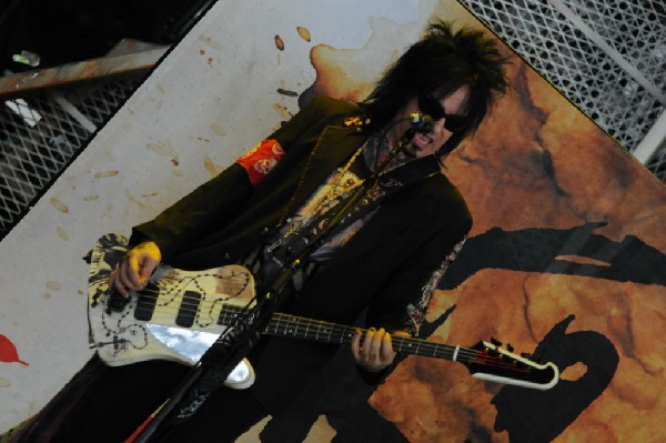 Sixx:A.M. at the Verizon Wireless Amphitheater, Selma, Texas