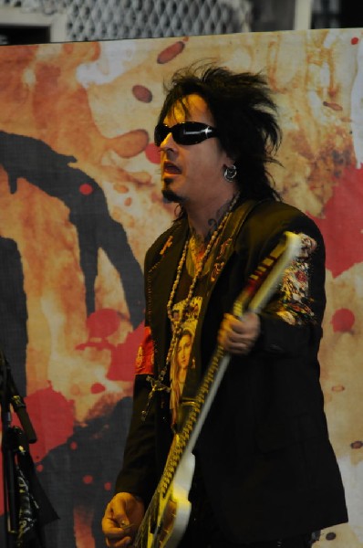 Sixx:A.M. at the Verizon Wireless Amphitheater, Selma, Texas