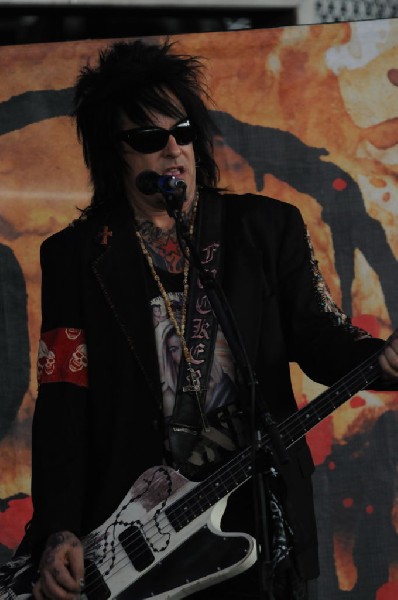 Sixx:A.M. at the Verizon Wireless Amphitheater, Selma, Texas