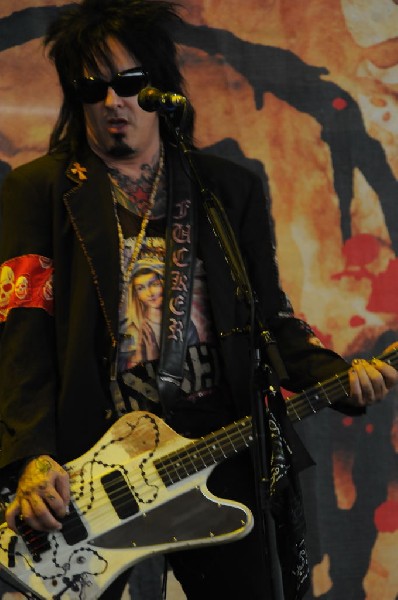 Sixx:A.M. at the Verizon Wireless Amphitheater, Selma, Texas