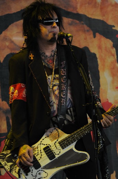 Sixx:A.M. at the Verizon Wireless Amphitheater, Selma, Texas