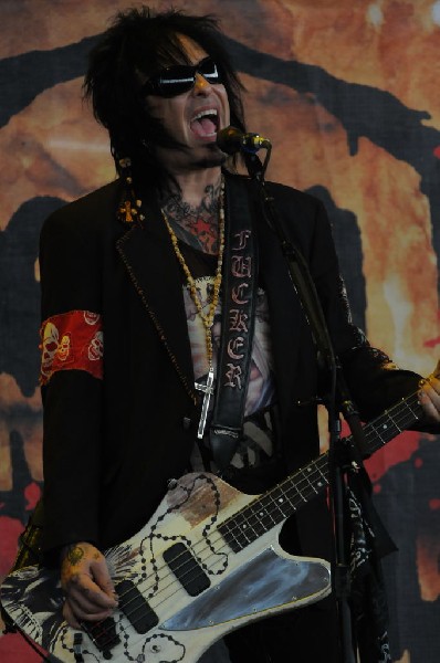 Sixx:A.M. at the Verizon Wireless Amphitheater, Selma, Texas