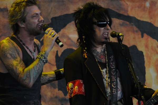 Sixx:A.M. at the Verizon Wireless Amphitheater, Selma, Texas