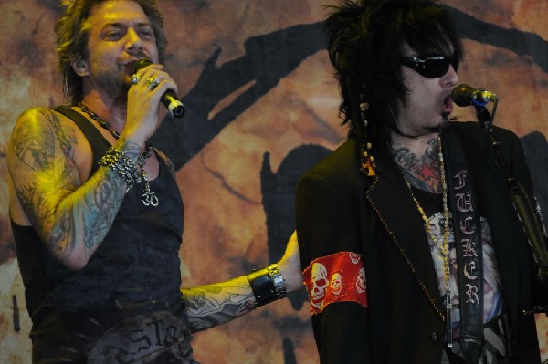 Sixx:A.M. at the Verizon Wireless Amphitheater, Selma, Texas
