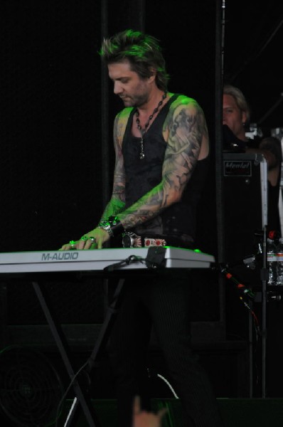 Sixx:A.M. at the Verizon Wireless Amphitheater, Selma, Texas