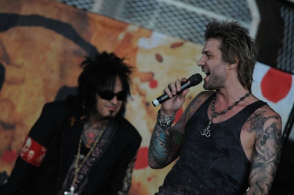 Sixx:A.M. at the Verizon Wireless Amphitheater, Selma, Texas