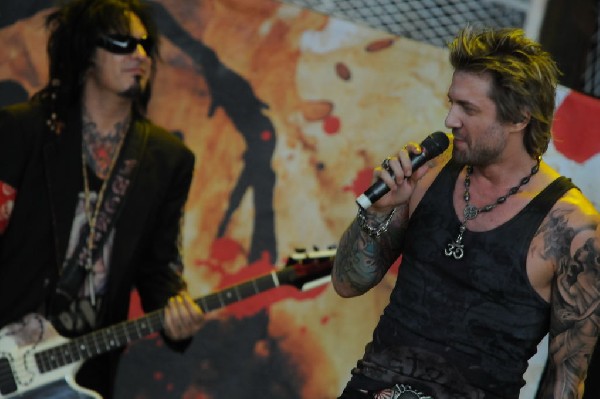 Sixx:A.M. at the Verizon Wireless Amphitheater, Selma, Texas