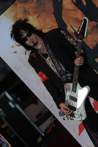Sixx:A.M. at the Verizon Wireless Amphitheater, Selma, Texas