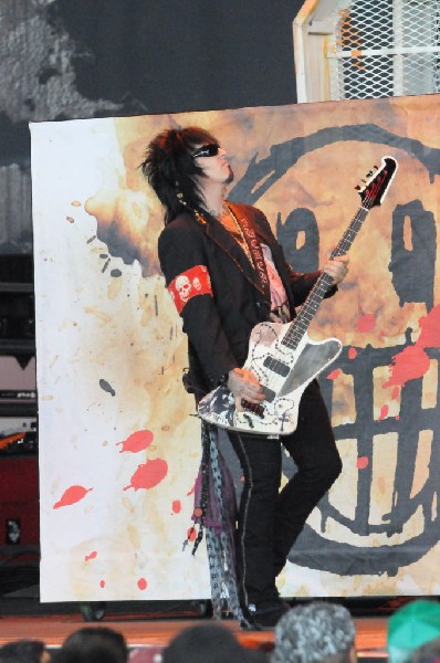 Sixx:A.M. at the Verizon Wireless Amphitheater, Selma, Texas