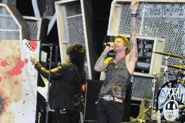 Sixx:A.M. at the Verizon Wireless Amphitheater, Selma, Texas