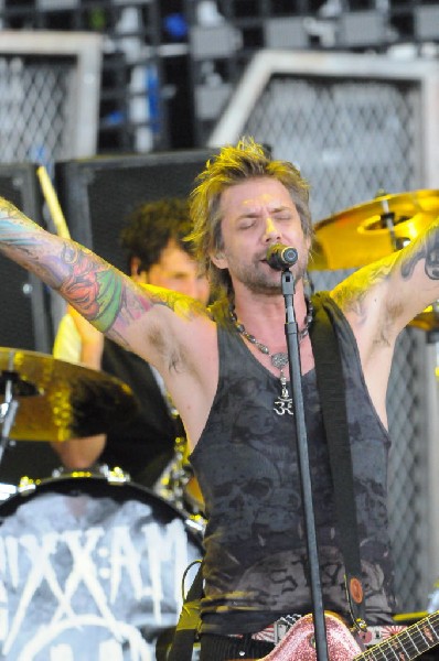 Sixx:A.M. at the Verizon Wireless Amphitheater, Selma, Texas