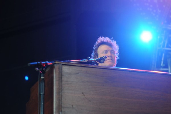 Steve Winwood at the  Verizon Wireless Amphitheater