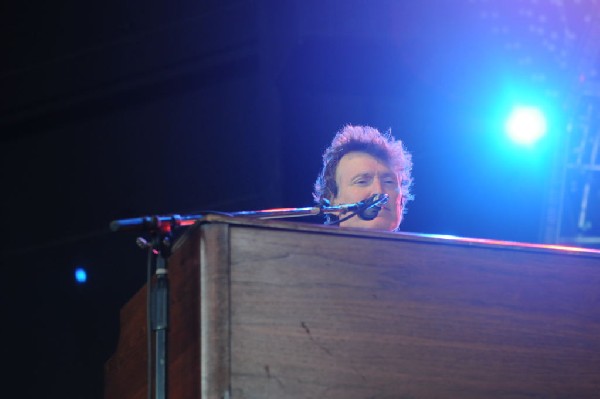 Steve Winwood at the  Verizon Wireless Amphitheater