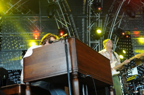 Steve Winwood at the  Verizon Wireless Amphitheater