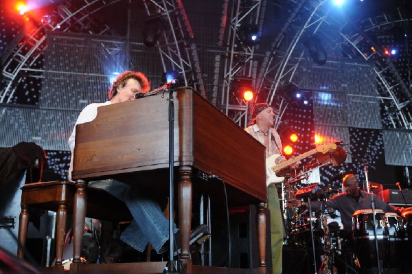 Steve Winwood at the  Verizon Wireless Amphitheater