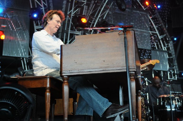 Steve Winwood at the  Verizon Wireless Amphitheater