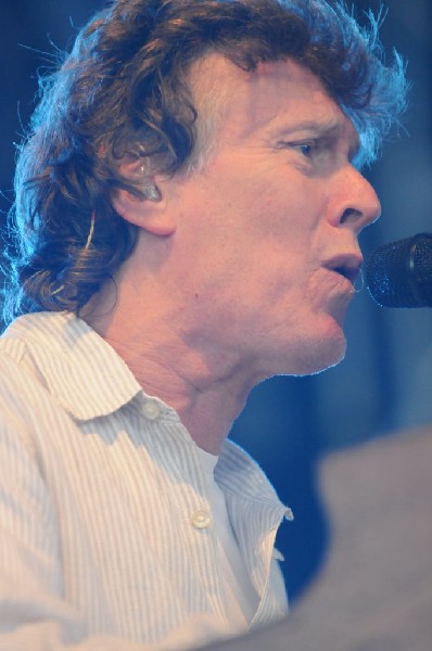 Steve Winwood at the  Verizon Wireless Amphitheater