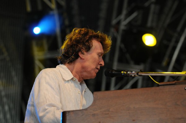 Steve Winwood at the  Verizon Wireless Amphitheater