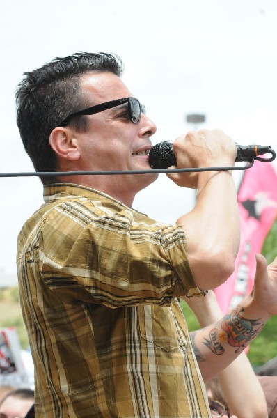 Street Dogs on the Highway 1 Stage, Warped Tour, Verizon Wireless Amphithea