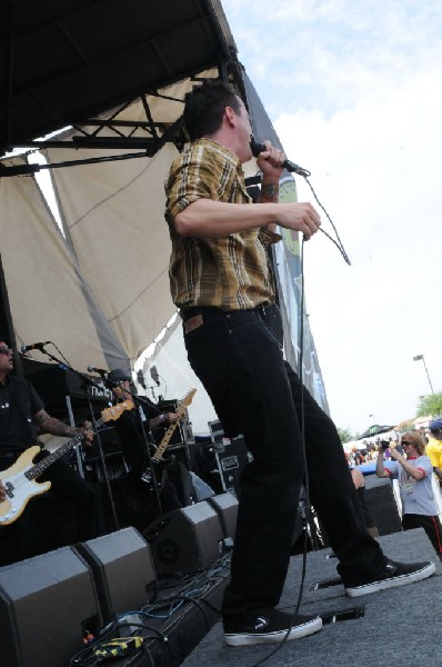 Street Dogs on the Highway 1 Stage, Warped Tour, Verizon Wireless Amphithea